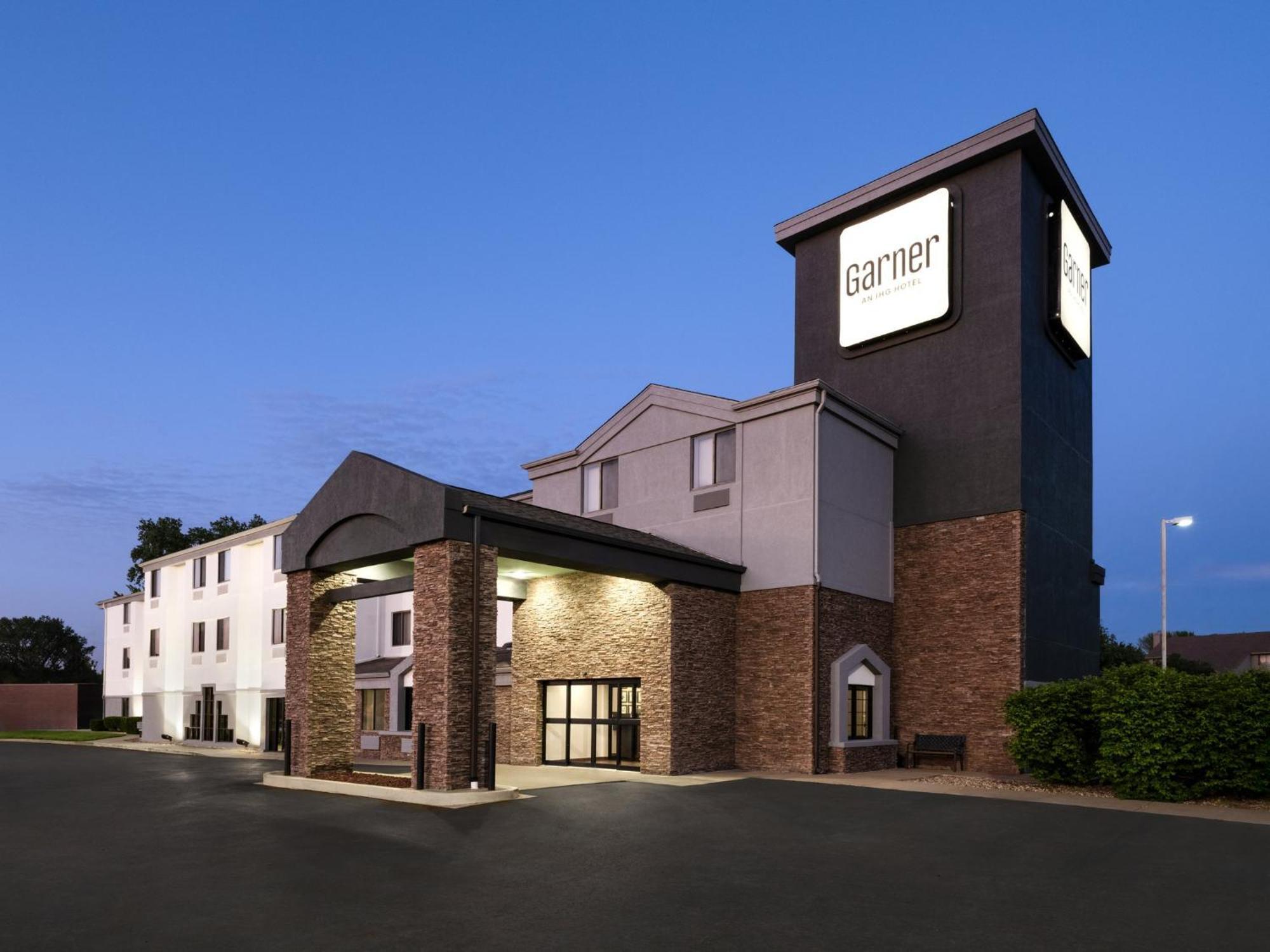 Garner Hotel Topeka West By Ihg Exteriör bild