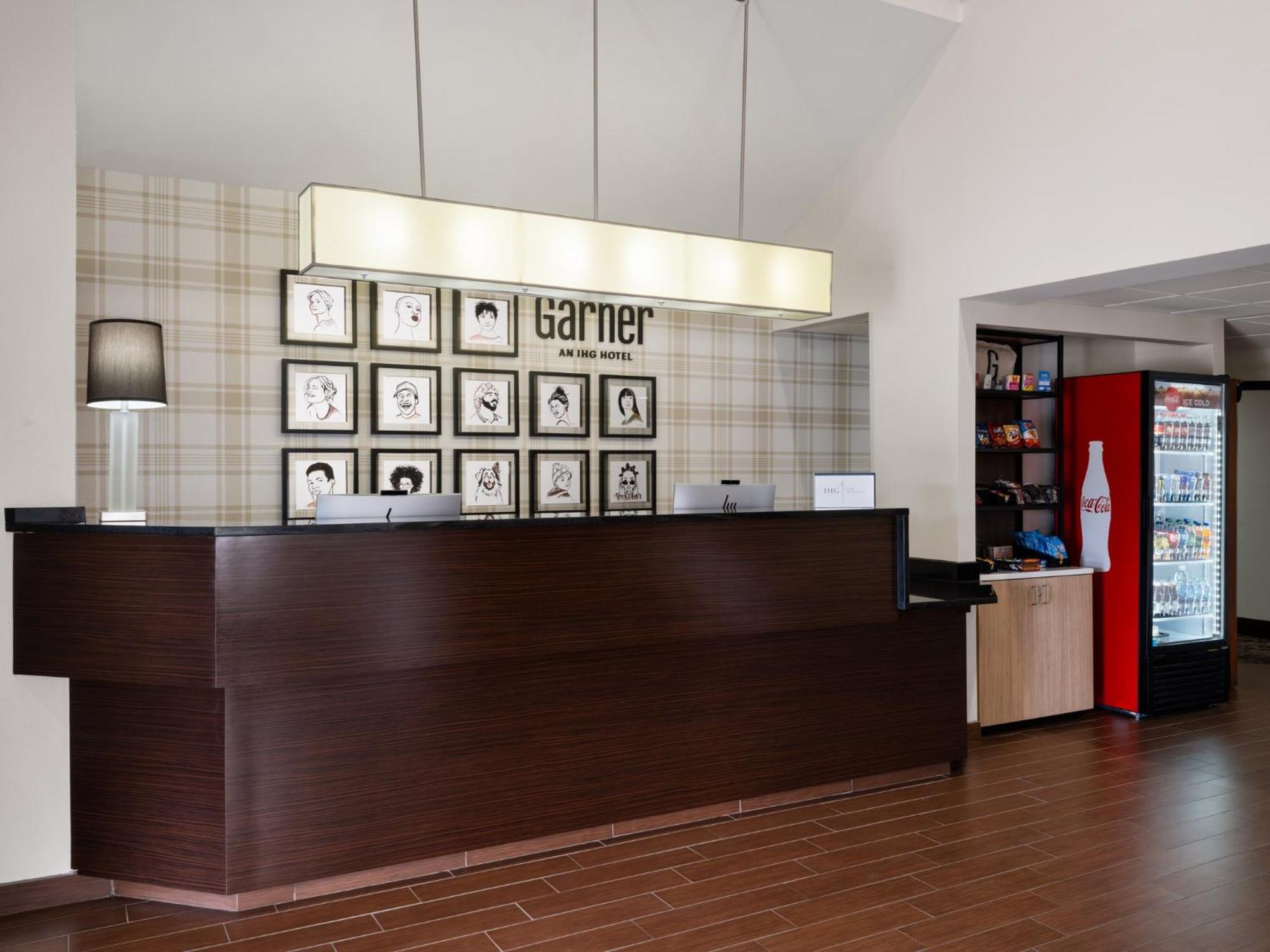 Garner Hotel Topeka West By Ihg Exteriör bild